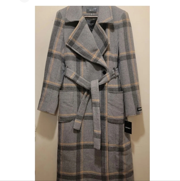 DKNY - Picture 4 of 4